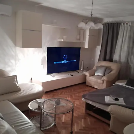 Avantgarde Apartman *
